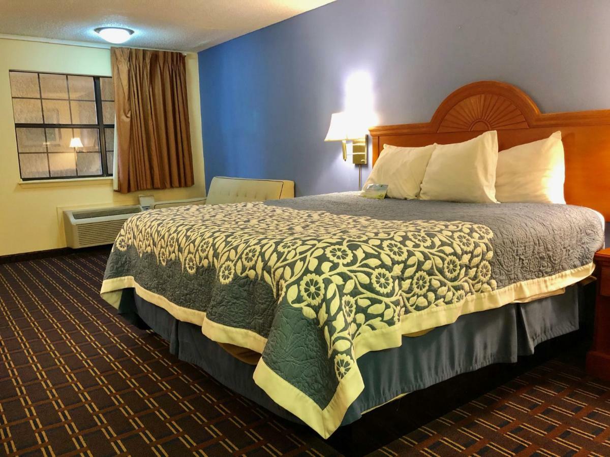 Days Inn By Wyndham Downtown-Nashville West Trinity Lane Room photo